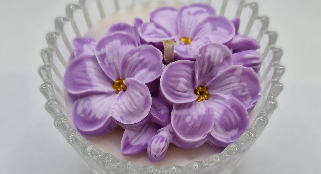 Osmanthus scented candle from the perfumeries of Grasse (France) from the elegant collection