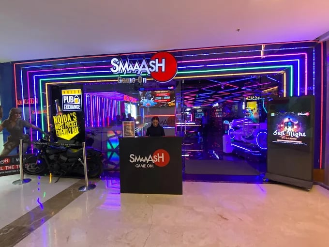 Smash Bowling Alley in DLF Mall Noida