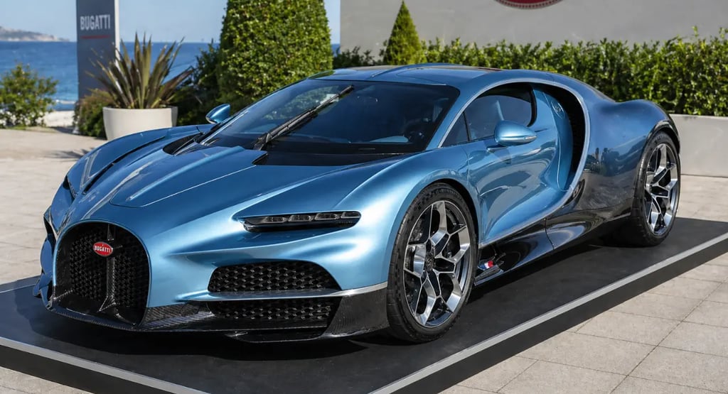 Novo Bugatti hypercar em exposição com design futurista após saída da Volkswagen