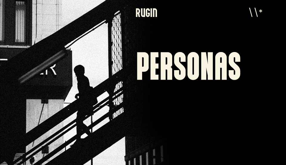 Pessoa descendo uma escada de um prédio, foto escura devido a sombra, palavra destaque: "PERSONAS"