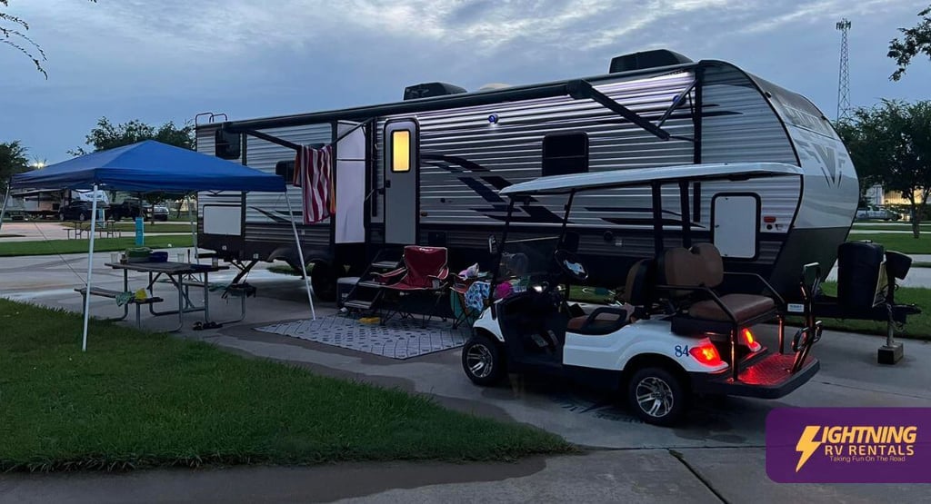 Lightning RV Rentals of Louisiana | Travel Trailer Rentals | Fifth Wheel Camper Rentals