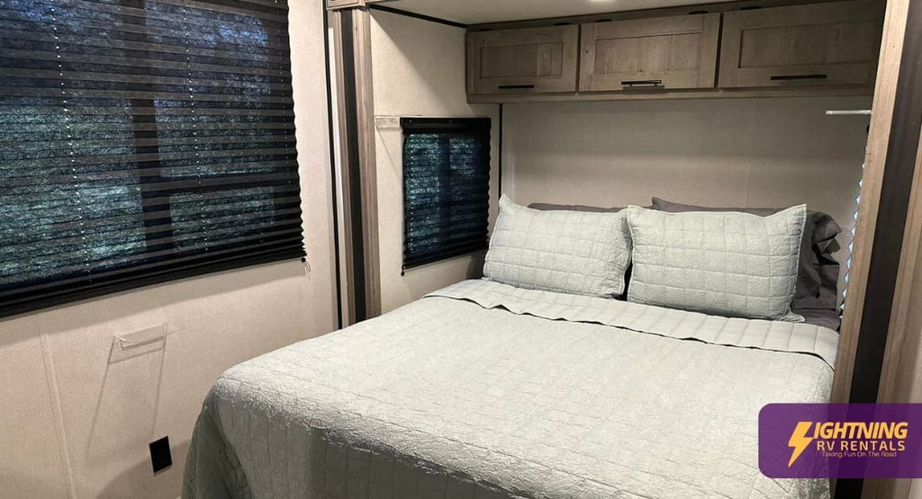 Lightning RV Rentals of Louisiana | Travel Trailer Rentals | Fifth Wheel Camper Rentals