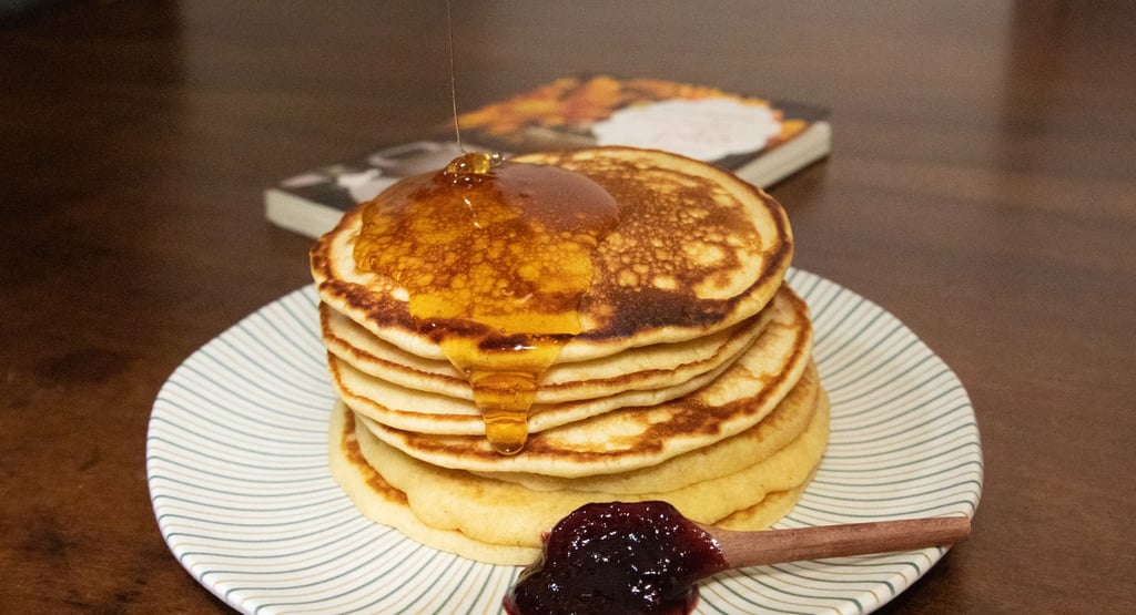 Panquecas americanas com mel e geleia. Foto: Rafael Carvalho Lima