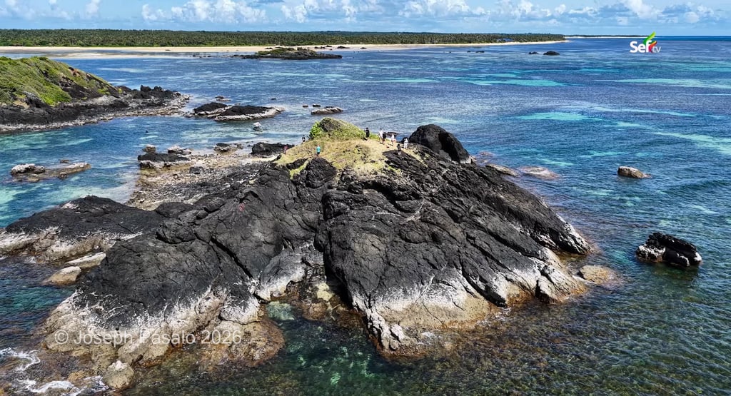 Kanaway Beach and Turtle Rock in Jomalig Island