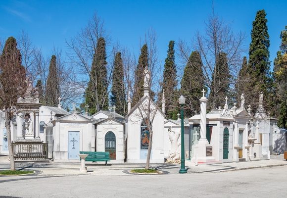 foto de cemitério em Lisboa