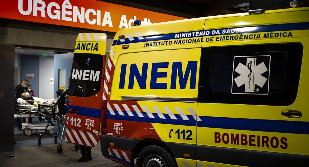 ambulância do INEM Portugal