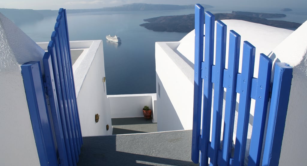 les îles grecques ou cyclades destinations pas chères sures et et pas loin