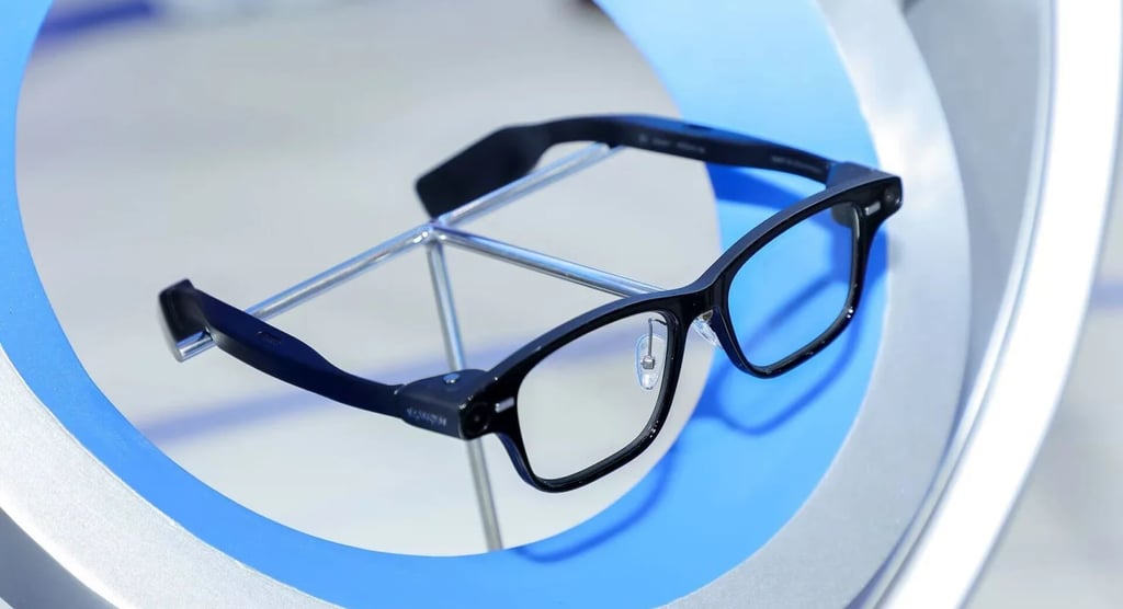 Quark AI glasses feature hands-free calling and translation