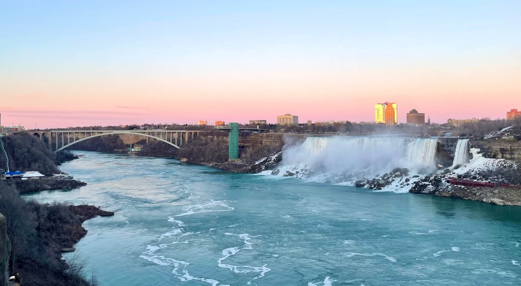 Atardecer en las cataratas del niagara