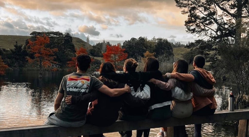 Con mis amigos en McLaren Falls Park en otoño