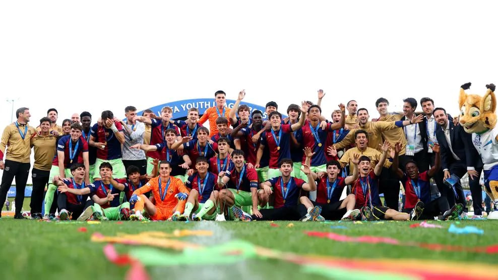 Barcelona, campeão da UEFA Youth League, não tem time "sub-20".