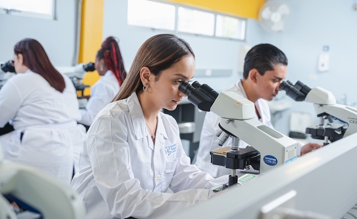Bolsa de Trabajo Canadá Asistente de Laboratorio en Canadá. Trabajo en Canadá Agencia Empleo