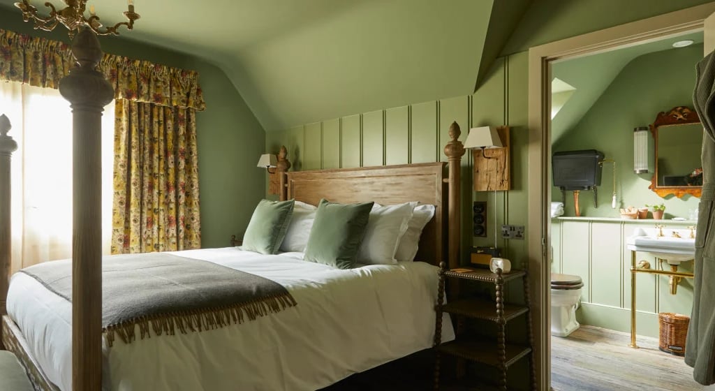 the pig at bridge place, bedroom