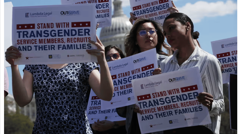 a group of people holding up signs that read,'i am not a person