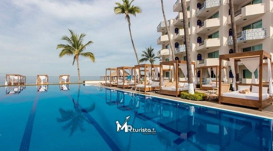 piscina hotel crown paradise golden - viajes a puerto vallarta saliendo desde morelia