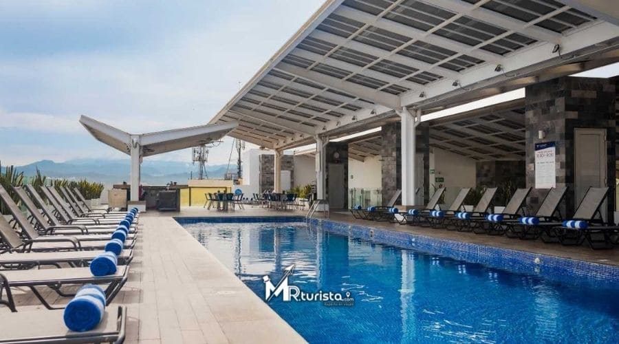 Piscina Hotel Villa Varadero en Puerto Vallarta