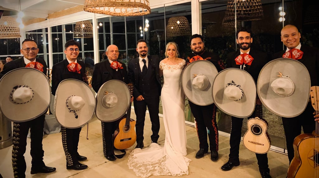 Mariachi en boda en Madrid creando momento emotivo