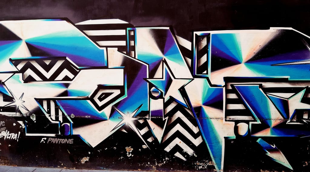 mural felipe pantone