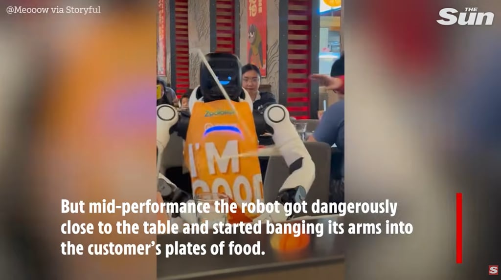 Robô quebrando tudo