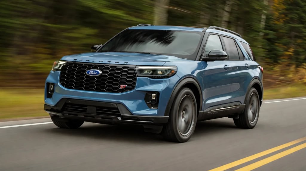 Ford Explorer 2026 ST azul em movimento na estrada com motor V6 de 400 HP e design esportivo