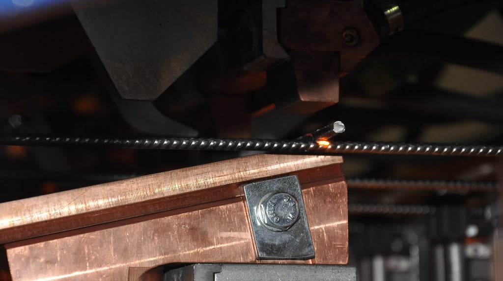 ألواح شبك حديد متينة وطويلة الأمد تم إنتاجها باستخدام الأسلاك المضلعة وتكنولوجيا اللحام النقطي.