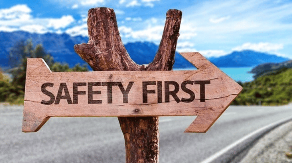 Female traveler with backpack ready to explore – essential safety tips for solo travel.