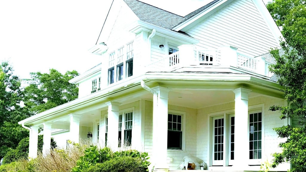 white-exterior-painted-by-michael-cummings-painting-marshfield-overlooking-humarock-
