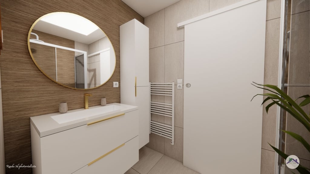 Salle d'eau rénovée avec revetement carrelage effet bois, mobilier blanc laqué et robinetterie or