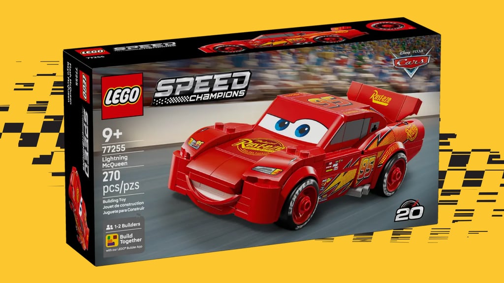 Front of LEGO set 77255: Lightning McQueen on box with racing track and Rust-eze logo.