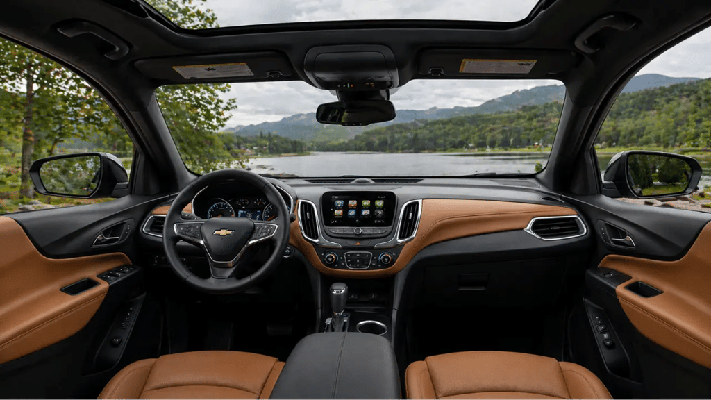 Interior da Equinox 2018 mostra luxo e teto panorâmico que humilha carro popular
