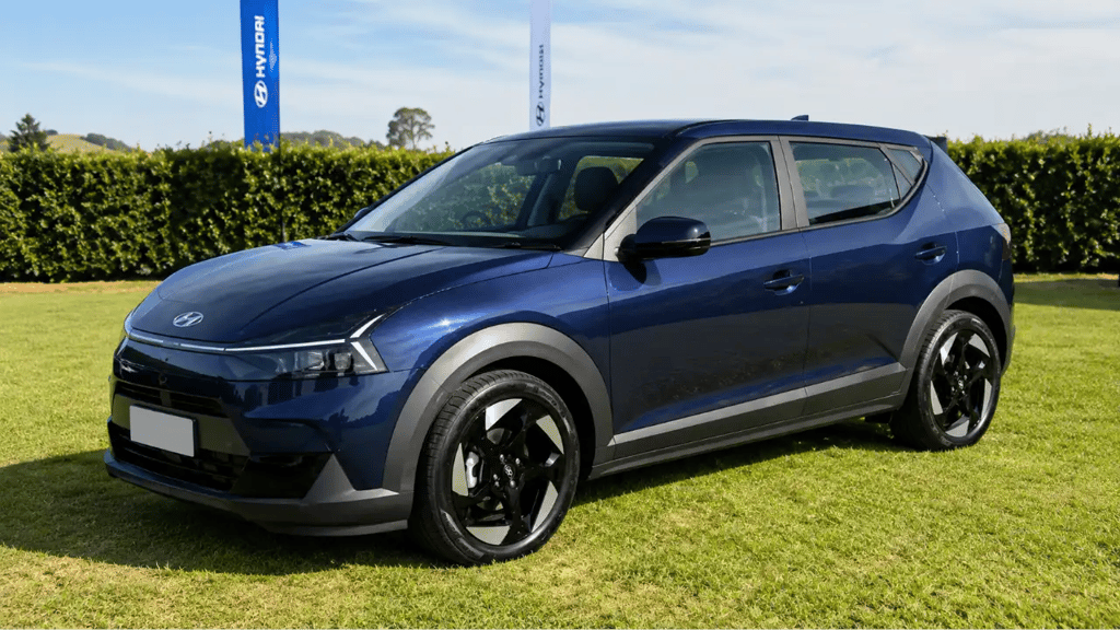 hyundai-i20-2027-azul-vazado-visual-crossover
