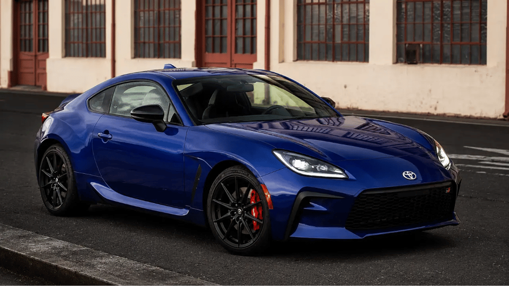 Novo Toyota GR86 2027 na cor azul com motor de 228 cv e design esportivo