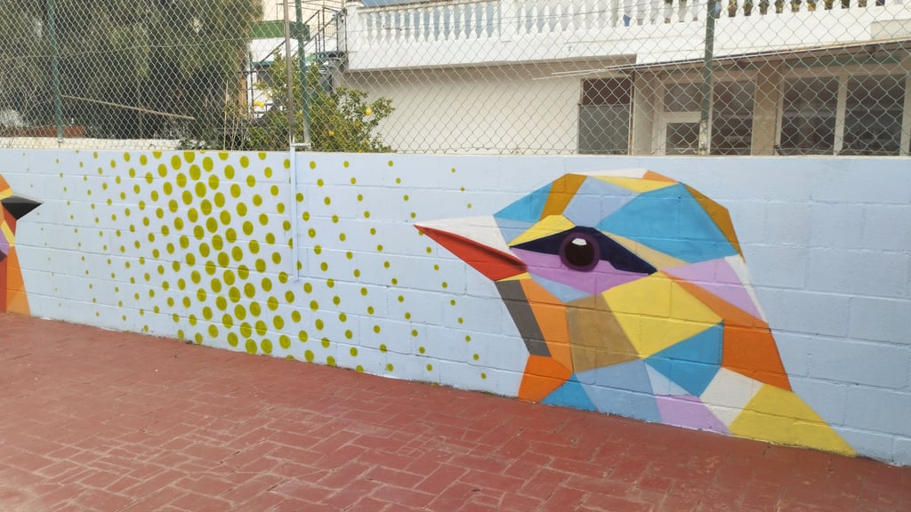 graffiti mural escuela pájaros tramas colores