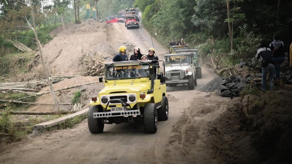 Wisata Jeep Lava Tour Merapi
