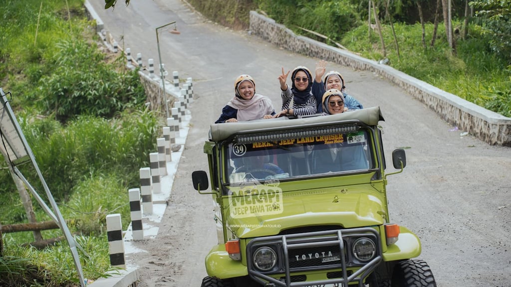 Rute Jeep Merapi menuju Museum Petilasan Mbah Maridjan di Kaliurang