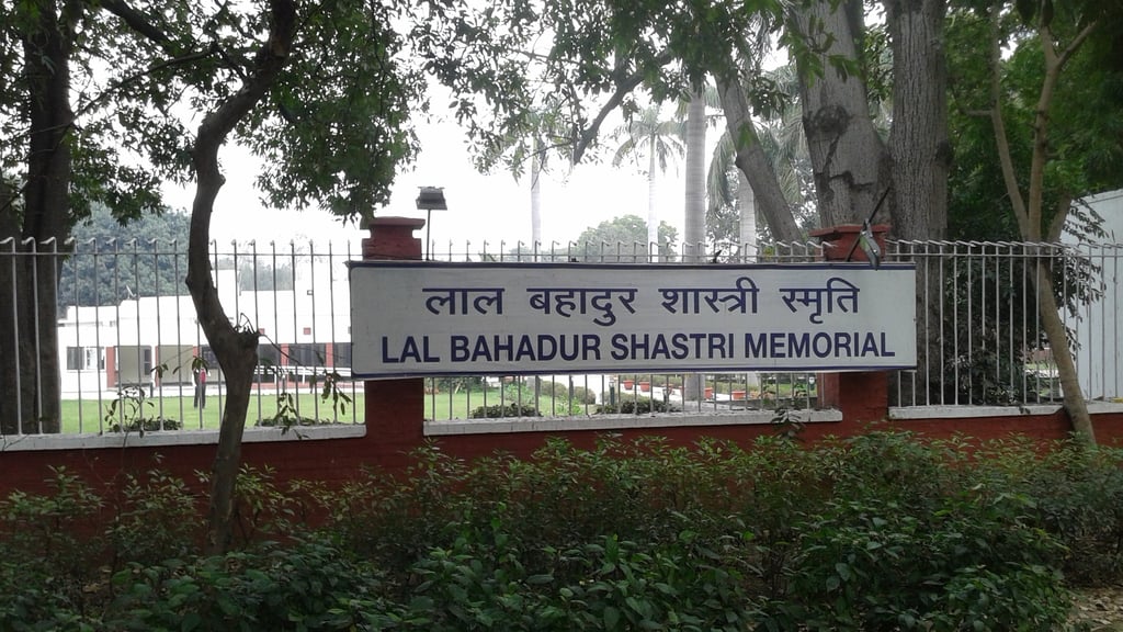 From Humble Origins to National Leadership: The Remarkable Journey of Lal Bahadur Shastri