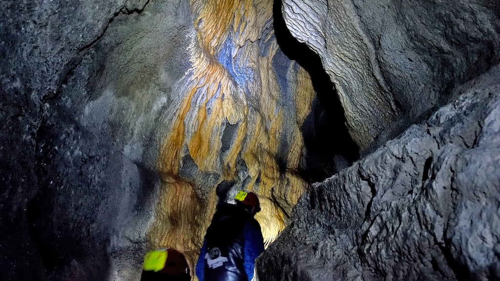 Grotte di Onferno, stalagmiti, entroterra romagnolo