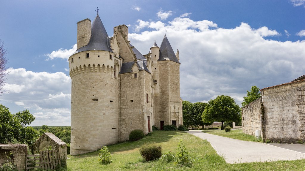 chateau de neuvicq