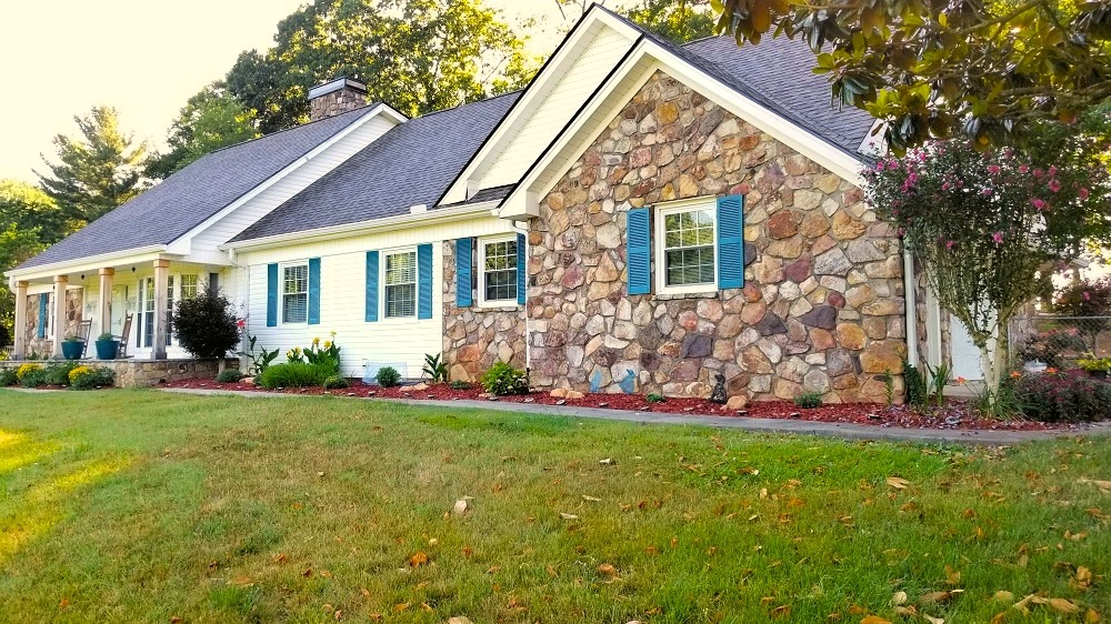 House wash in Rogersville, Tn 37857 near me by Bobs Pressure Washing LLC in Bulls Gap, Tn 37711 13
