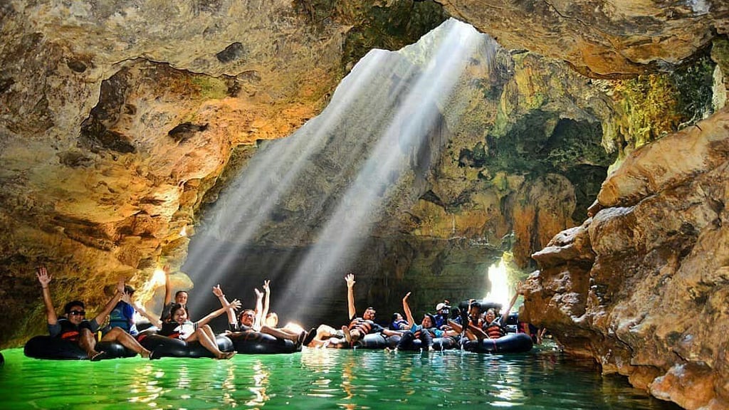 Keseruan Cave Tubing Goa Pindul Jogja