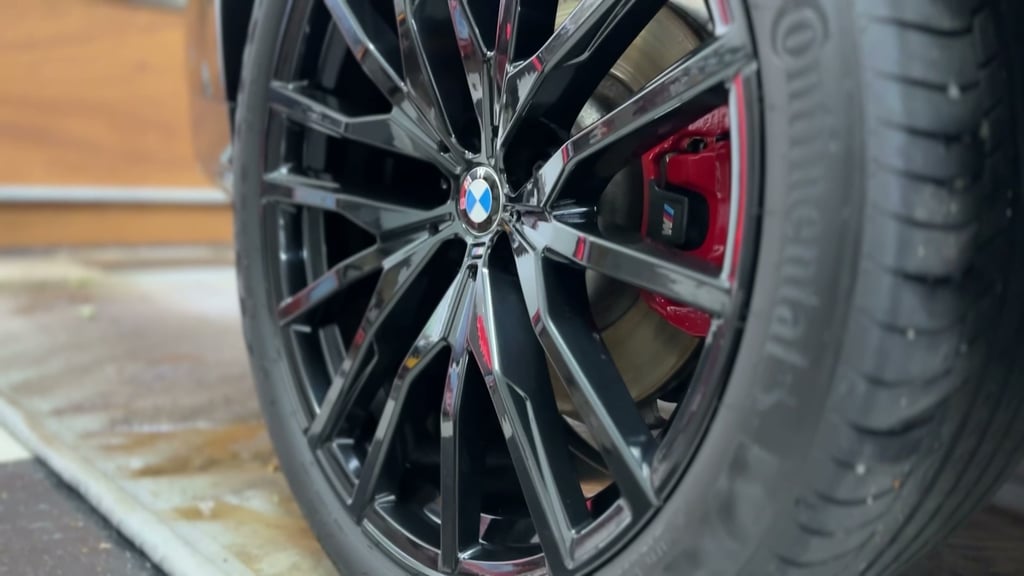 ceramic coated rim on black bmw