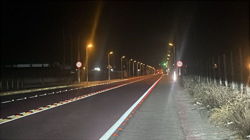 Smart all in one solar street light