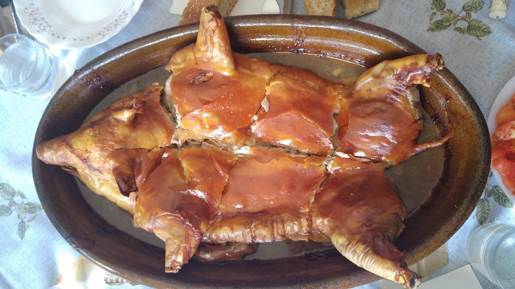 Cochinillo asado tradicional de Segovia