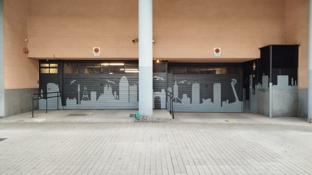 pintura mural graffiti parking garaje bloque edificio entrada vecinos comunidad propietarios