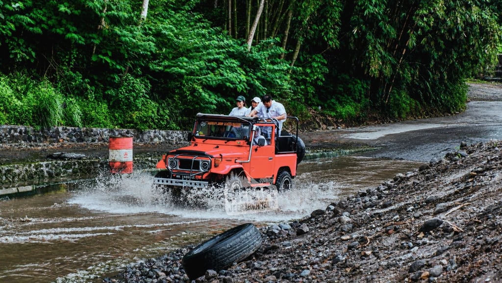 Jeep Merapi siap mengantar wisatawan menjelajahi jalur Lava Tour Merapi