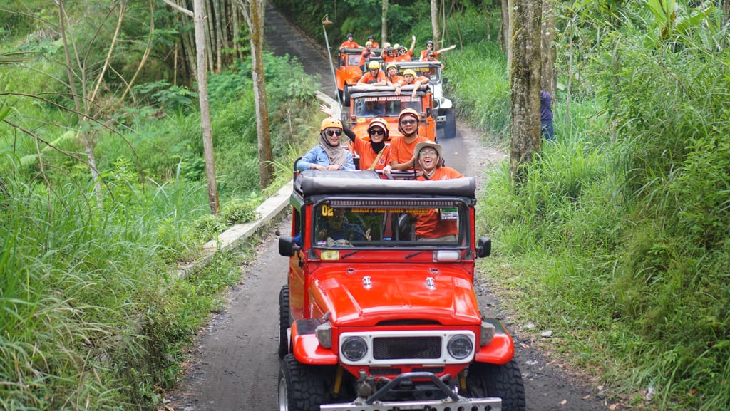 Sejarah Letusan Gunung Merapi: Menyusuri Jejak dengan Jeep Lava Tou