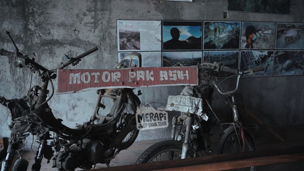 Barang peninggalan Mbah Maridjan yang dipamerkan di Museum Petilasan Mbah Maridjan