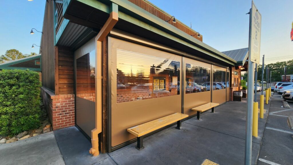 Clear Vinyl Screens on a Restaurant Patio