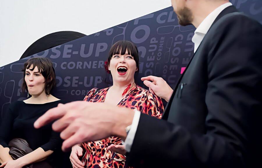 the benefits of a close up magician