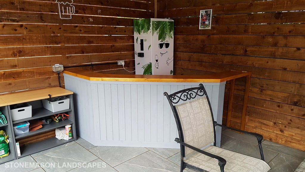 Garden Pub Pergola Bar Porcelain Patio - Hornchurch Upminster Romford Brentwood